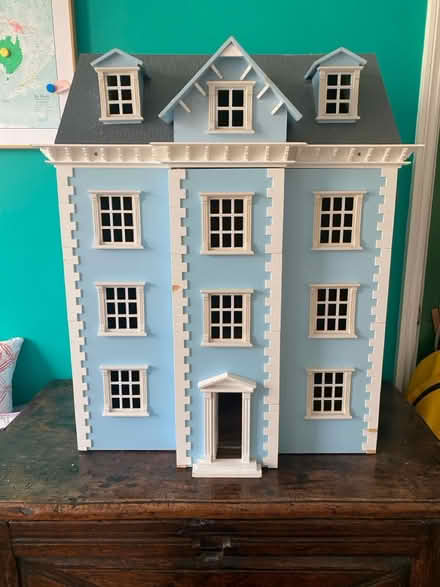 Photo of free Dolls House in need of TLC (Tufnell Park N7) #1