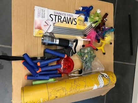 Photo of free Box of plastic toy soldiers and other bits (Highgate N6) #2