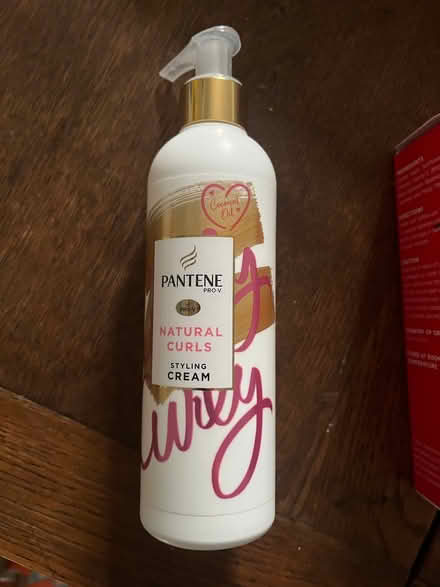 Photo of free Pantene natural curls styling cream (Kendal LA9) #1