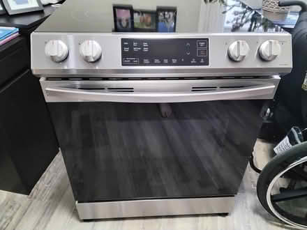 Photo of free samsung range ne63t8111ss (Green road in Stoney Creek) #1