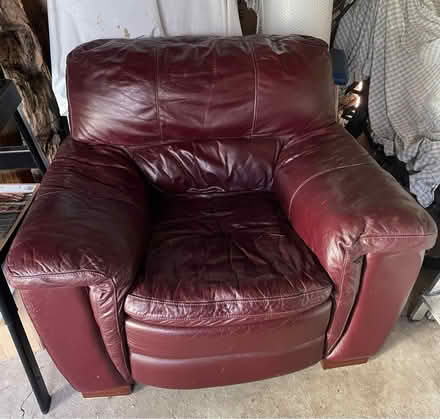 Photo of free Large comfy leather armchair (Scartho DN33) #1
