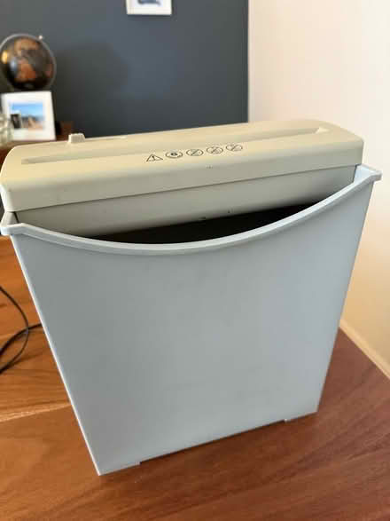 Photo of free Paper shredder (Newbury RG14) #1