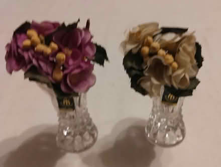 Photo of free Ornamental vase with flowers (Hereford HR4) #1