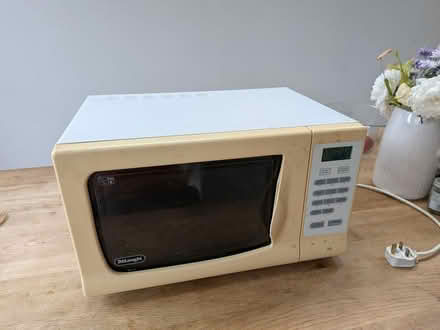 Photo of free DeLonghi Microwave (Harringay N4) #1