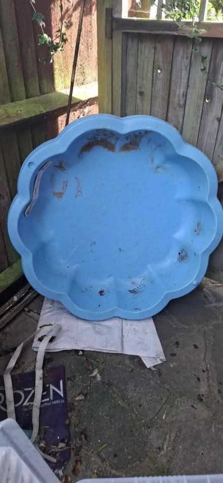 Photo of free Sand/water pit ×2 (Croydon CR2) #2