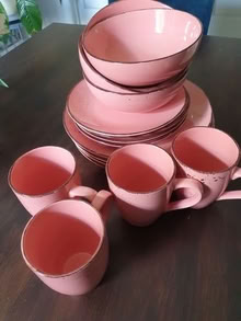 Photo of free 16 piece dinner set - pink (Aldershot GU12) #1