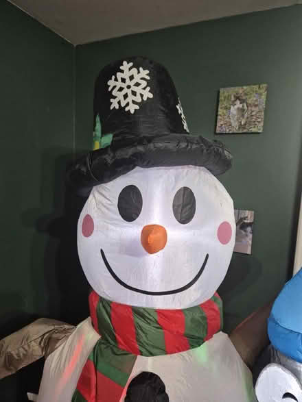 Photo of free Inflatable light up snowman (RG2 Shinfield) #2