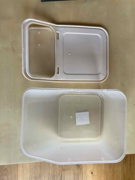Photo of free Plastic container with lid (W12) #2