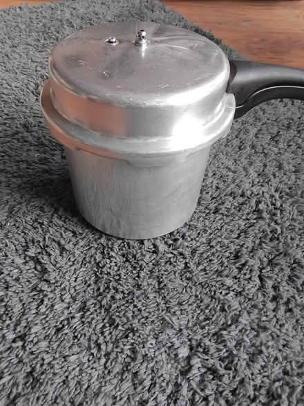 Photo of free Pressure cooker (Middleton M24) #2