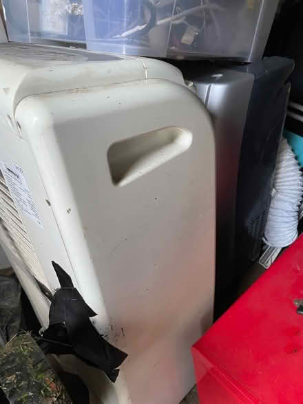 Photo of free Air con units and table (Southborough TN4) #1