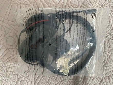 Photo of free Headset (black) (Stepney E1) #2