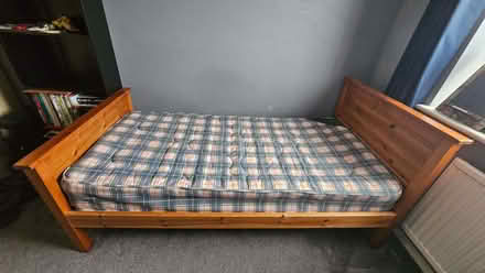 Photo of free Single Bed- with or without matress (Abingdon-on-Thames OX14) #1