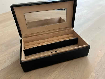 Photo of free box for watches (Lawrence/ El Camino Real) #2