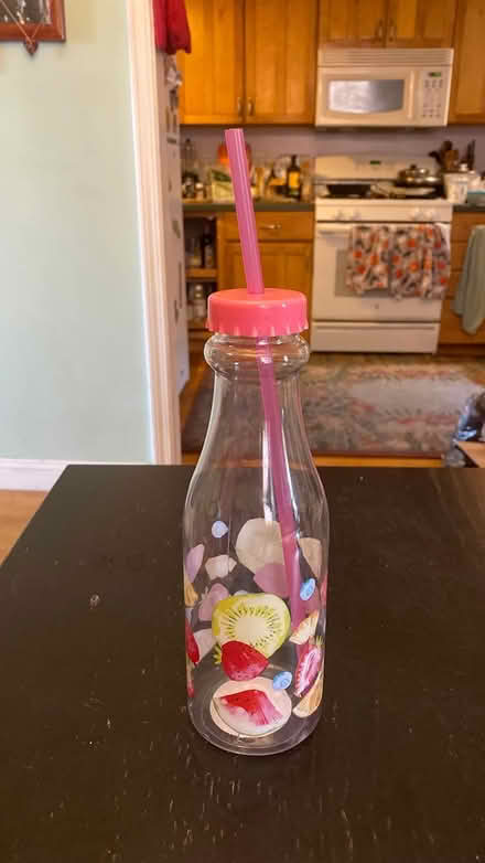 Photo of free Like new water bottle (East Somerville) #1