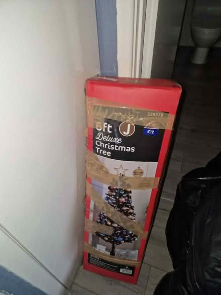 Photo of free Christmas tree (BS39) #1