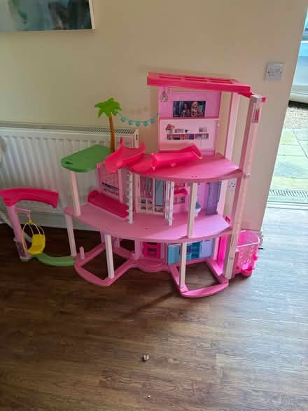 Photo of free Barbie Dreamhouse (HG3 2JY) #1