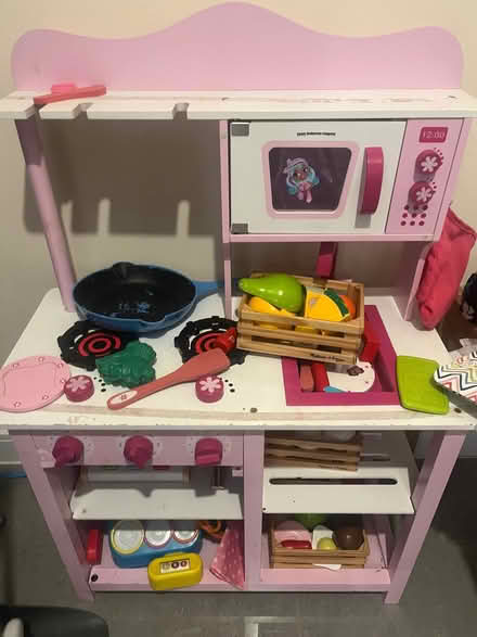 Photo of free Play kitchen and food items and accessories (Tidbury Green B90) #1