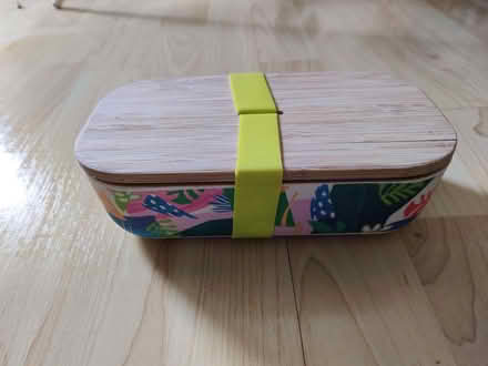 Photo of free Patterned bamboo lunchbox (Cogges OX28) #3
