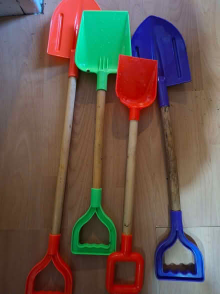 Photo of free 4 seaside spades (Sainsburys GL52) #1