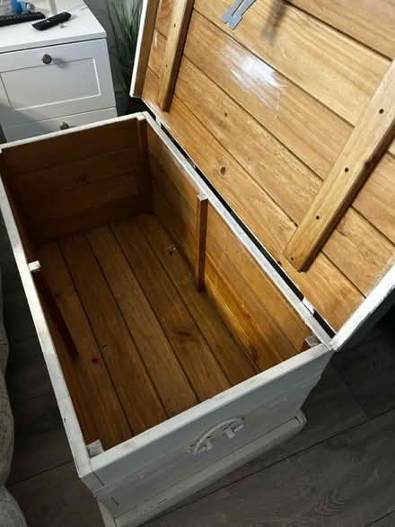 Photo of free Solid wood furniture (Chesterfield S43) #4