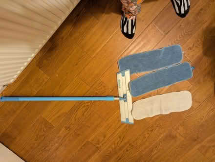 Photo of free E-cloth mop and 3 heads (Westgate LA3) #2