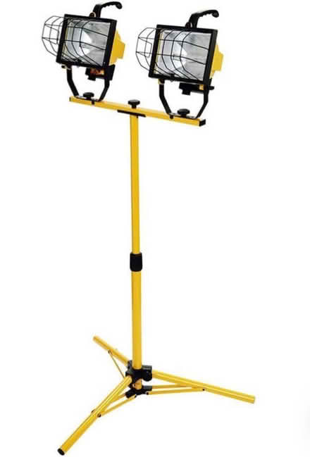 Photo of halogen type utility lamp/s (Wateridge Village) #3