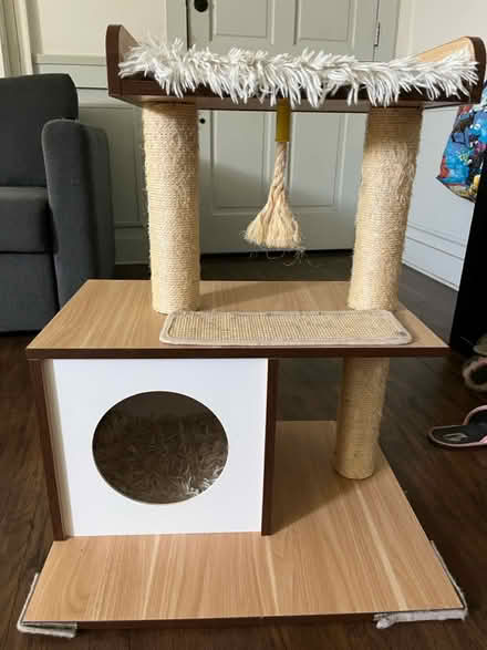 Photo of free cat tree (Lawrence/ El Camino Real) #1