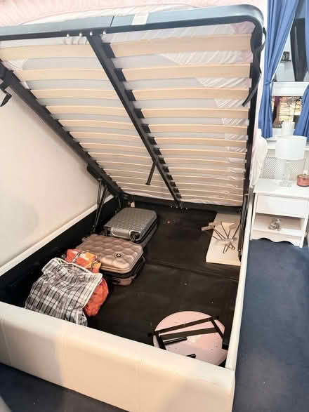 Photo of free Bed, tv (Kingston Upon Thames KT2) #3