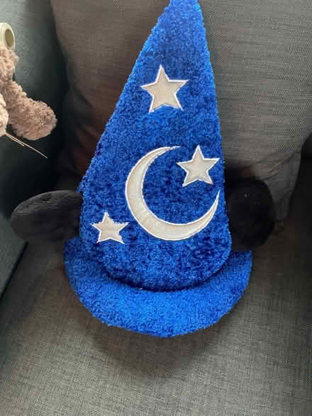 Photo of free Mickey hat (Thringstone LE67) #1