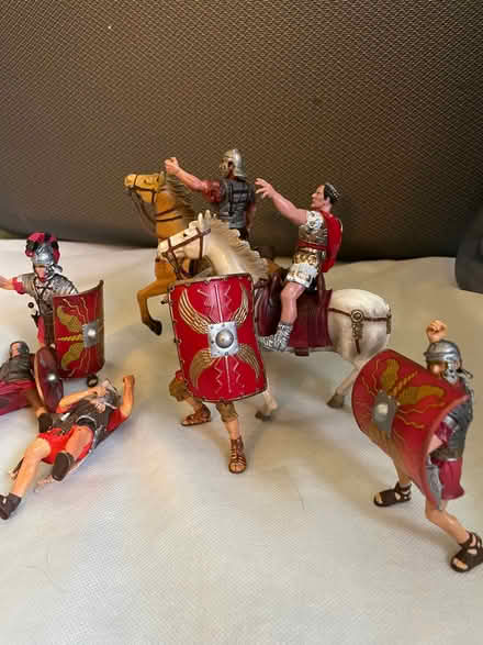 Photo of free Toy Roman figures (Dean EH4) #2