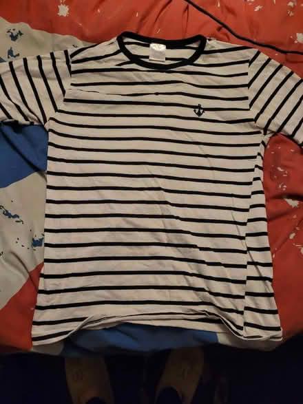 Photo of free Black and white tshirt Medium (Shard End, B34) #1