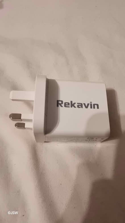 Photo of free 25 watt charger (Colindale NW9) #1