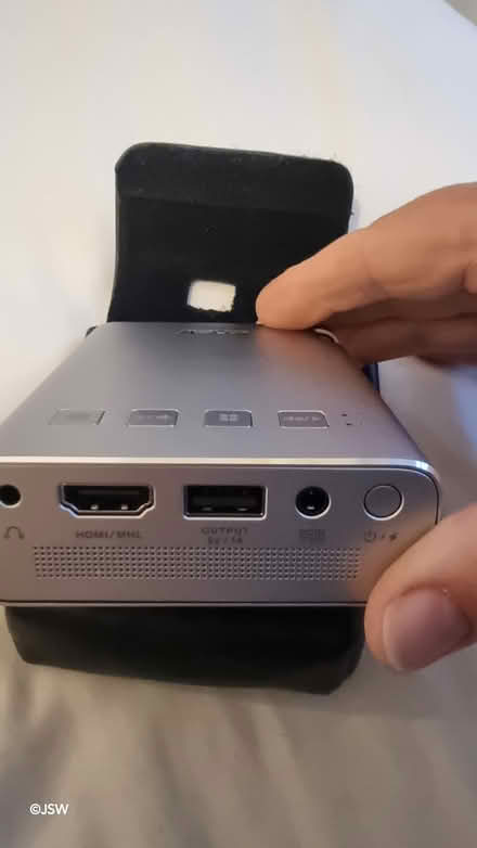 Photo of free Asus Zenbeam projector NO CABLE (Colindale NW9) #1