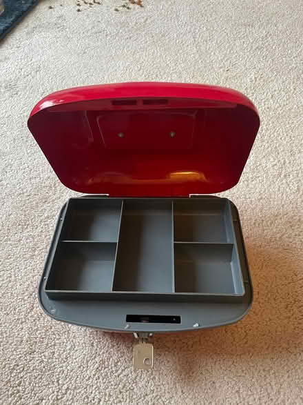 Photo of free Cash box (Yarnton ox51nd) #2