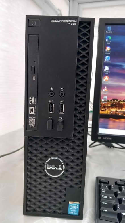 Photo of free PC, monitor, keyboard, mouse (Heybridge CM9) #3