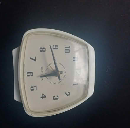Photo of free Wind up alarm clock - responding to a post (Abbots Langley WD5) #1