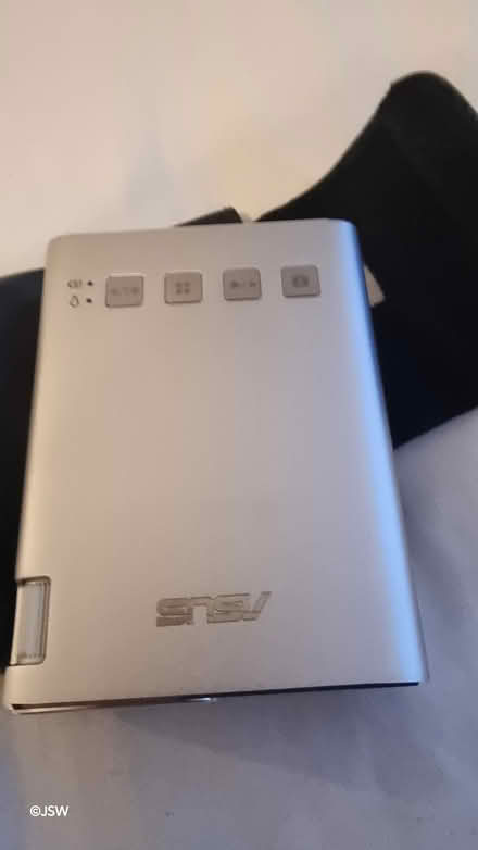 Photo of free Asus Zenbeam projector NO CABLE (Colindale NW9) #2