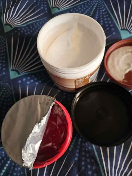 Photo of free Cosmetics/Hair & Soap Products (BN220UQ) #4