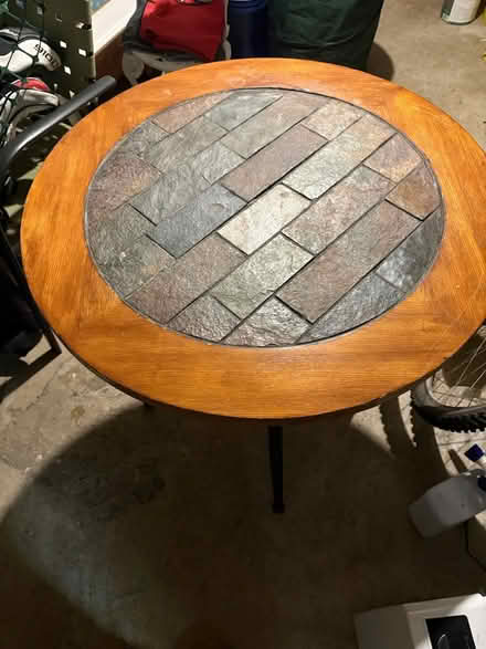 Photo of free Round side table (Mt Lookout/Hyde Park) #2