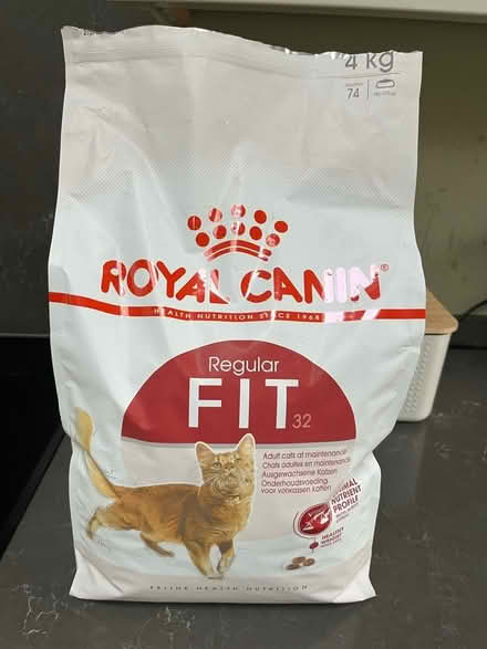 Photo of free 4kg bag of cat food (Beckenham BR3) #1