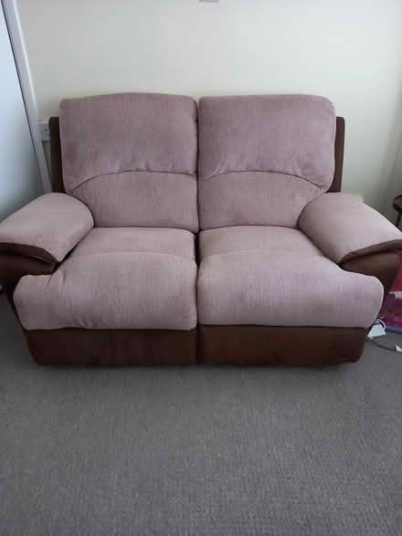 Photo of free 2 seater recliner settee (Bury St Edmunds) #1