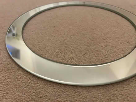 Photo of free Round glass mirror / wreath (CV5 Earlsdon) #2