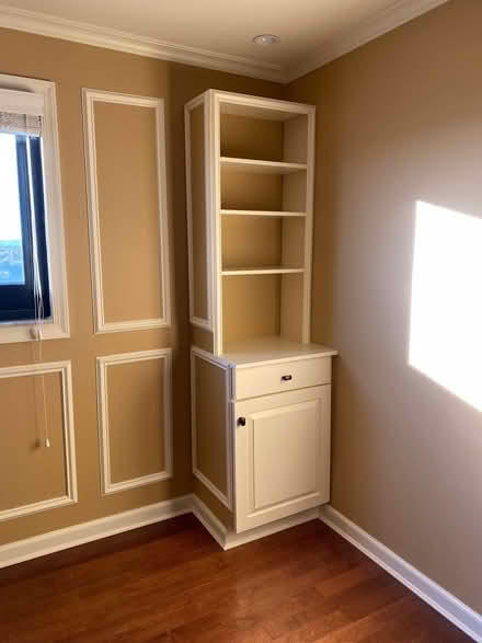 Photo of free Shelf caninet (Bergenfield) #1