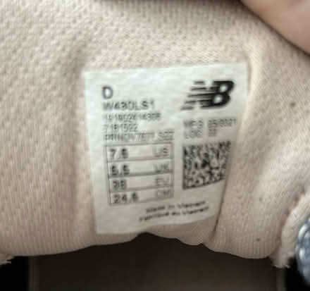 Photo of free NEW BALANCE 430 trail running 7.5 D (San Carlos-El Camino near Hull) #2