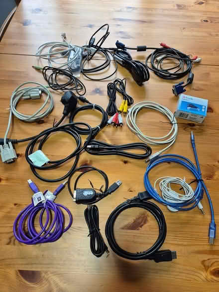 Photo of free Assorted cables (Sawbridgeworth CM21) #1