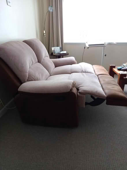 Photo of free 2 seater recliner settee (Bury St Edmunds) #2