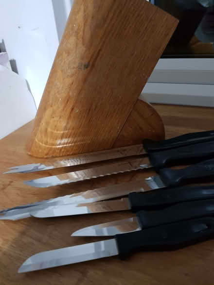 Photo of free Knife block with knives (Kendal LA9) #1