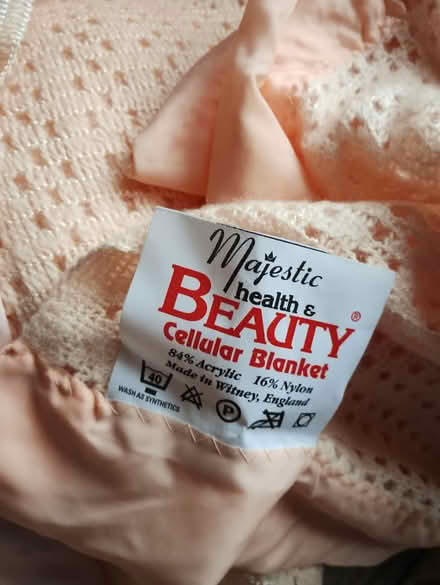 Photo of free 2 x Cellular Blankets and 1 x Throw (Olton Solihull) #4