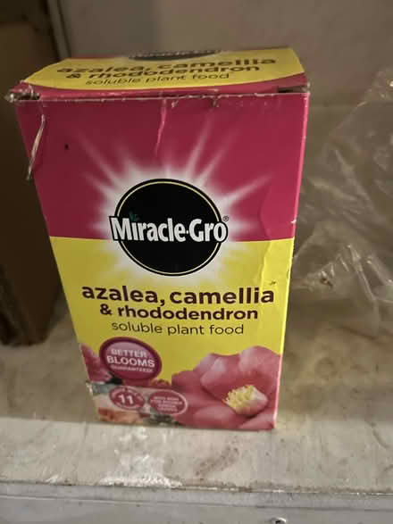 Photo of free Garden Netting, bags, shed brackets and plant food (Richmond TW10) #4