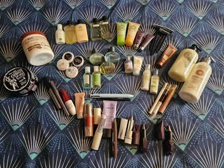 Photo of free Cosmetics/Hair & Soap Products (BN220UQ) #1